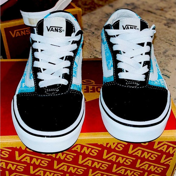 **SOLD** Vans Old Skool (Teal/Black/White), Wmn’s Size 6 / Youth 4.5: $30 - Picture 2 of 10